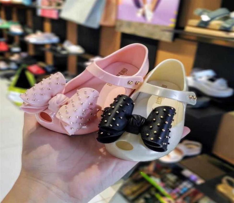 2021 New Mini Melissa Big Bow Jelly Shoes Girl039s Fashion Sister Summer Sandals Kids High Quality Princess Beach Sandals Hmi048147104, Little black
2021 New Mini Melissa Big Bow Jelly Shoes Girl039s Fashion Sister Summer Sandals Kids High Quality Princess Beach Sandals Hmi048147104, Little black