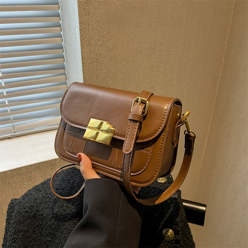 Women Inclined Shoulder Bags Fashion casual Womens Bag Small Handbag Totes High-capacity PU leather Large volume wholesale Girl Mobile Phone Bag Black 9821, White
Women Inclined Shoulder Bags Fashion casual Womens Bag Small Handbag Totes High-capacity PU leather Large volume wholesale Girl Mobile Phone Bag Black 9821, White