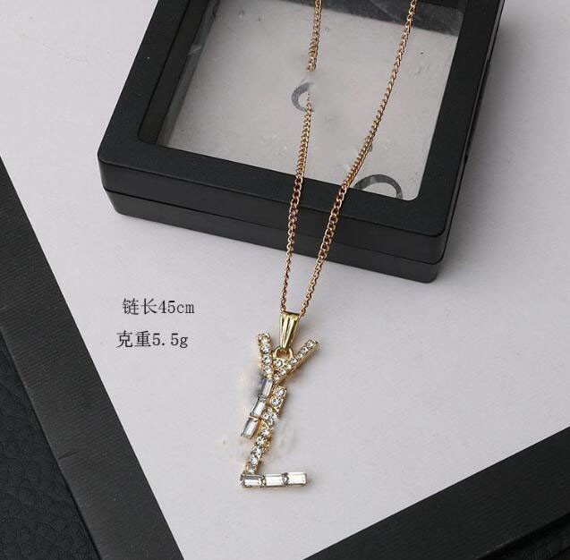 Luxury Designer Y Letter Pendant Necklaces 18K Gold Plated Crysatl Rhinestone Sweater Necklace for Women Wedding Party Jewerlry Accessories
Luxury Designer Y Letter Pendant Necklaces 18K Gold Plated Crysatl Rhinestone Sweater Necklace for Women Wedding Party Jewerlry Accessories