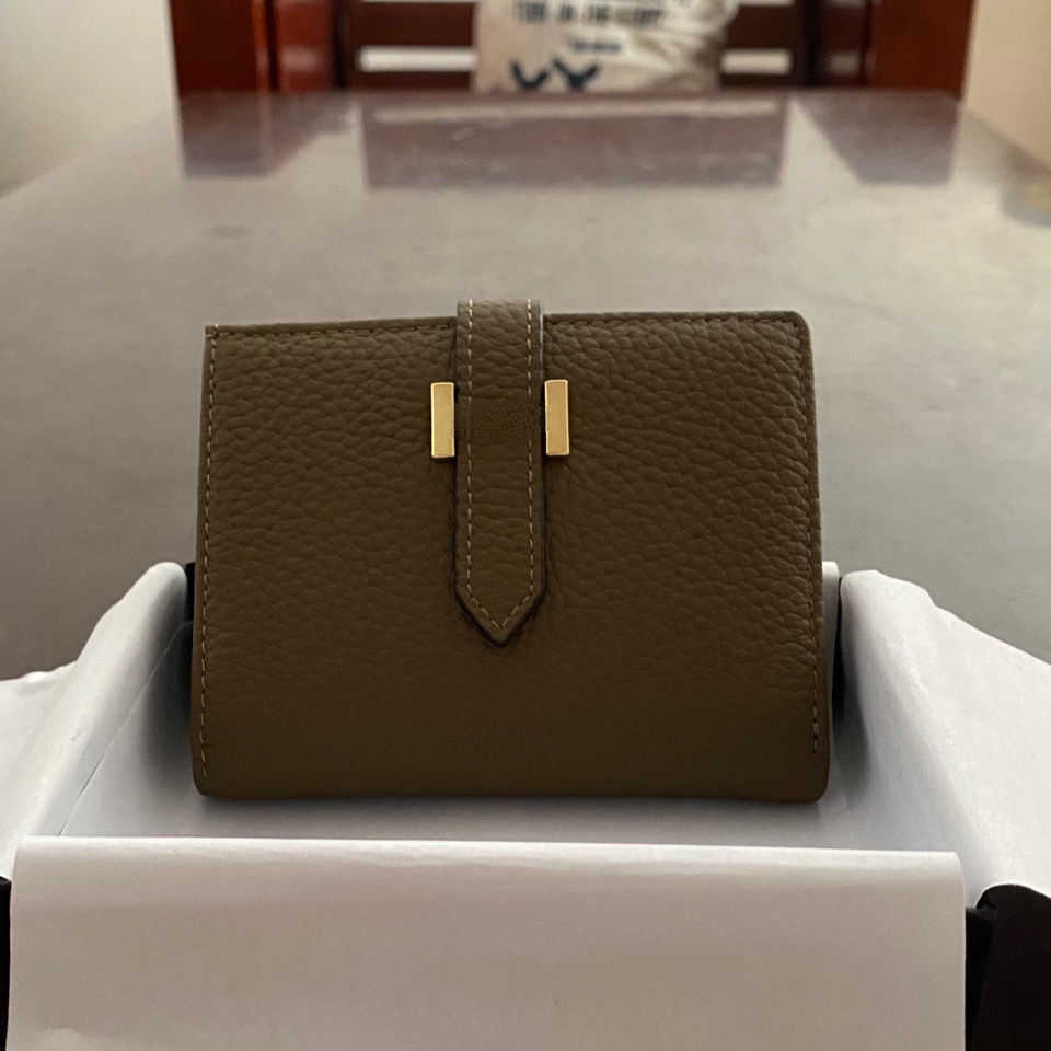 Luxury Designer Bags Change Purse Card pack European and American Women's New Driver's License Id Bank Leather Driving Ultra-thin Small Factory Direct Sale, Black
Luxury Designer Bags Change Purse Card pack European and American Women's New Driver's License Id Bank Leather Driving Ultra-thin Small Factory Direct Sale, Black