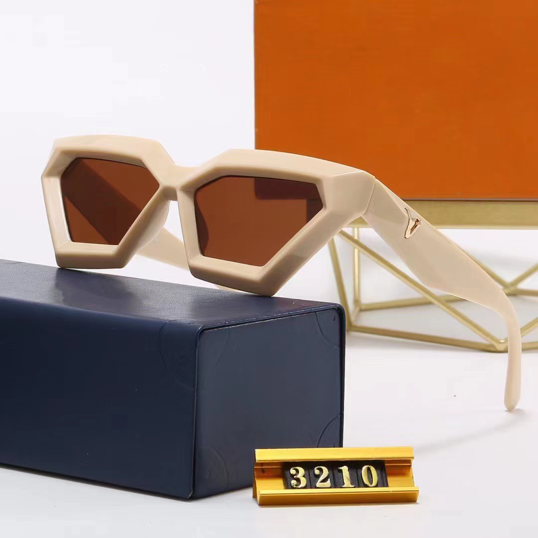 Fashion designer cool sunglasses branded glasses beach travel sunglasses for men women luxury glasses high quality multi-coloured available
Fashion designer cool sunglasses branded glasses beach travel sunglasses for men women luxury glasses high quality multi-coloured available