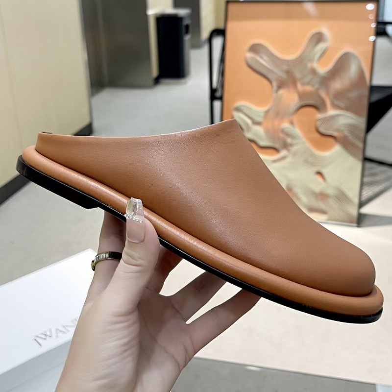 quality high Fashion shoes leather crystal shoes slippers flat slippers sandals luxury designer's slippers in Baotou plus size 43, As pic
quality high Fashion shoes leather crystal shoes slippers flat slippers sandals luxury designer's slippers in Baotou plus size 43, As pic