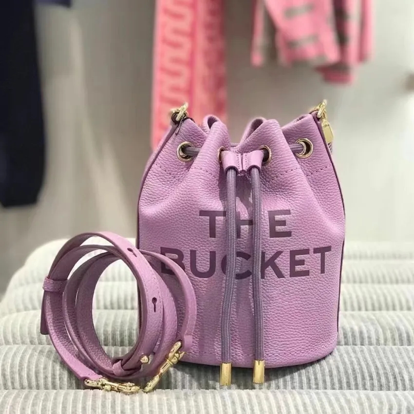 The Bucket Bag Women Shoulder Handbags Tote Bags Designer Fashion Famous Cross Body Tops Quality with Wholesale, White
The Bucket Bag Women Shoulder Handbags Tote Bags Designer Fashion Famous Cross Body Tops Quality with Wholesale, White