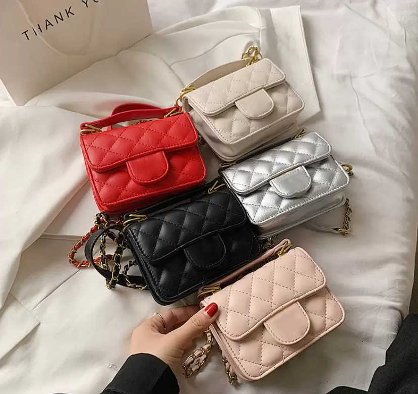 Luxury children handbags baby girls Diamond metal letter buckle PU leatter crossbody bags designer kids quilted one shoulder bag F1537, Black
Luxury children handbags baby girls Diamond metal letter buckle PU leatter crossbody bags designer kids quilted one shoulder bag F1537, Black
