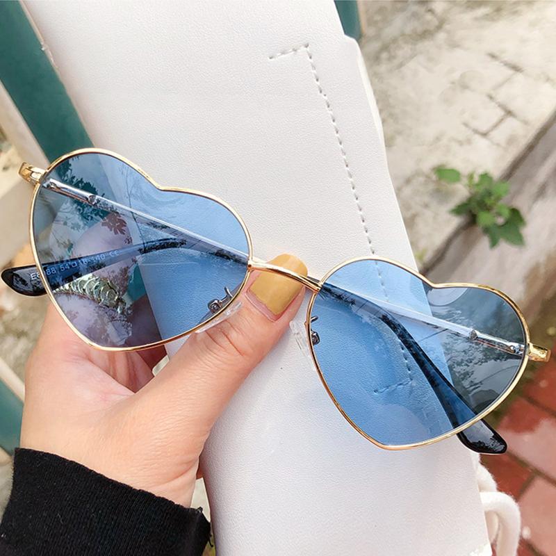 Sunglasses Vintage Heart Shape Metal Frame Multicolor Trendy Fashion Female Eyewear Top Designer UV400 Lady Shades
Sunglasses Vintage Heart Shape Metal Frame Multicolor Trendy Fashion Female Eyewear Top Designer UV400 Lady Shades