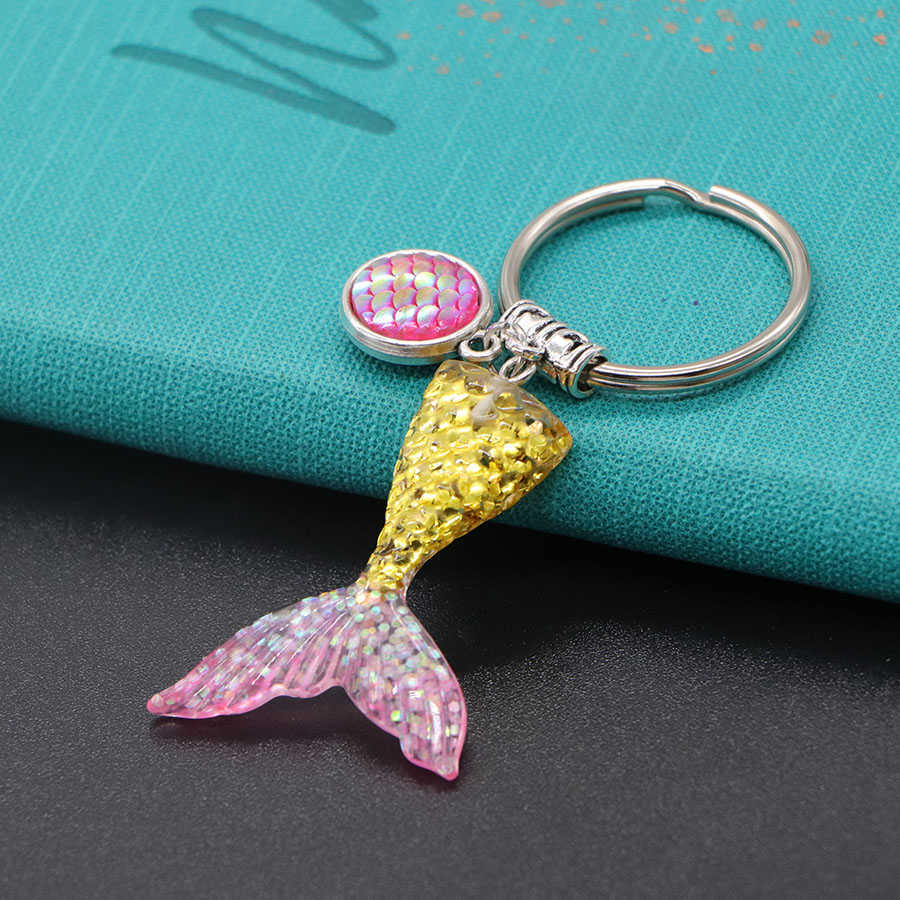 Key Rings 5pcs/lot Shinny Sequins Mermaid Tail Keychain Colorful Fish Scales Pendants Keyring For Friends Sister Party Jewelry Gifts G230210