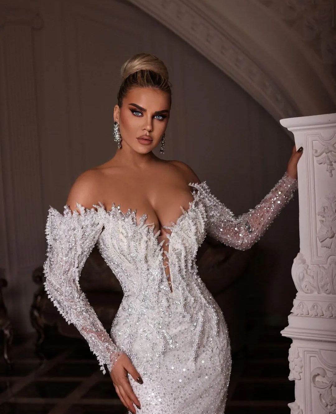 Mermaid Wedding Long Sleeves V Neck Pearls Beaded Sequins Appliques Formal Dresses Detachable Train Bridal Gowns Plus Size Vestido de novia Custom