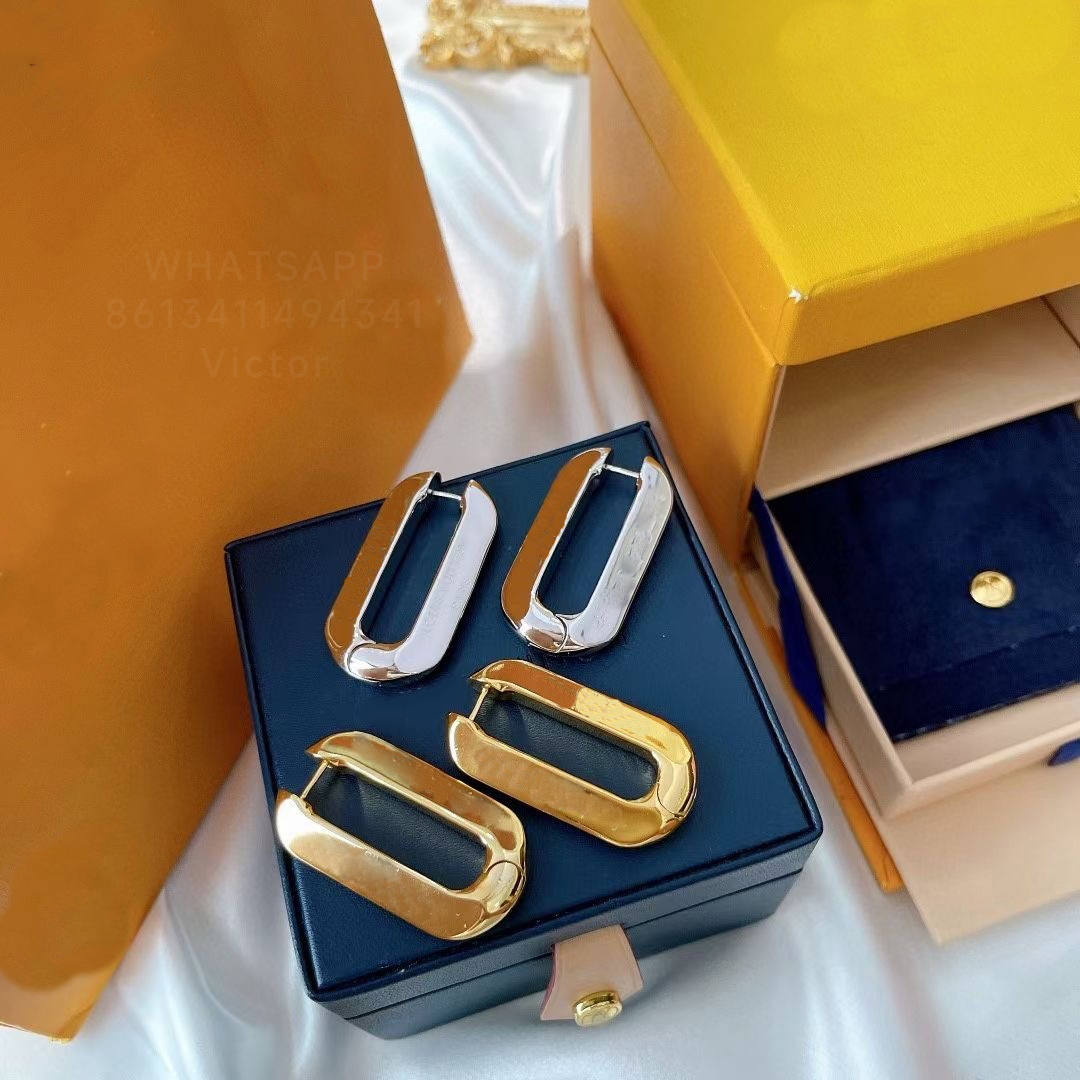 LW French brand earrings for woman Studs T0P quality jewelry official reproductions highest counter quality classic style gift for girlfriend with box 010
LW French brand earrings for woman Studs T0P quality jewelry official reproductions highest counter quality classic style gift for girlfriend with box 010