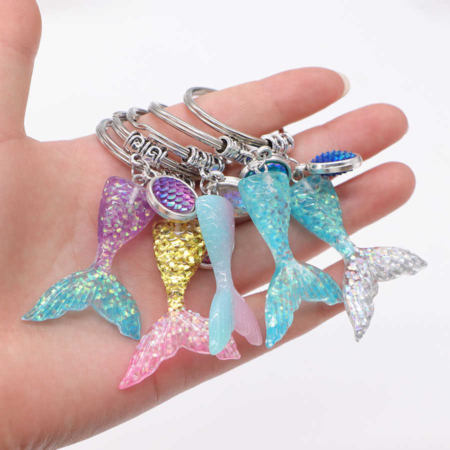 Key Rings 5pcs/lot Shinny Sequins Mermaid Tail Keychain Colorful Fish Scales Pendants Keyring For Friends Sister Party Jewelry Gifts G230210