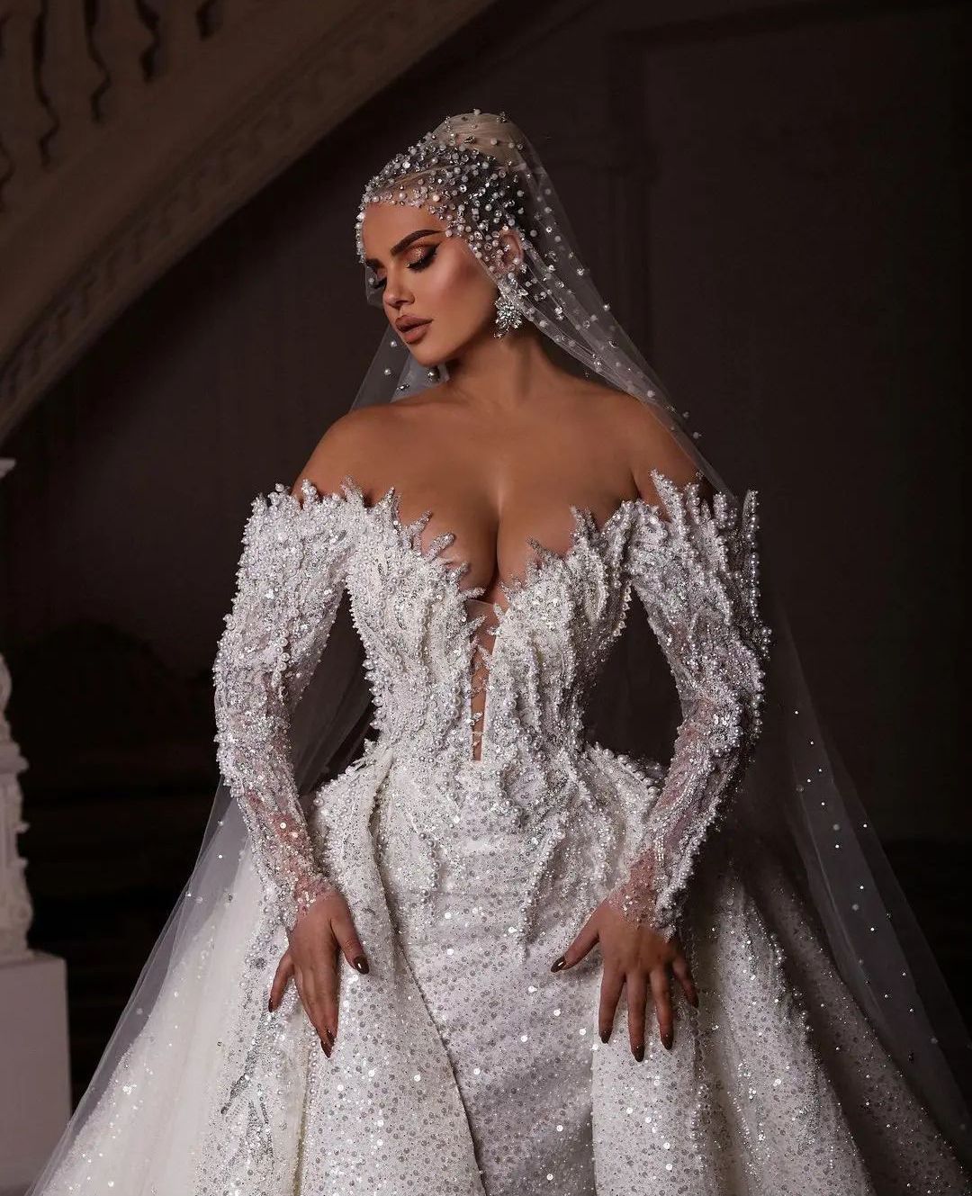 Mermaid Wedding Long Sleeves V Neck Pearls Beaded Sequins Appliques Formal Dresses Detachable Train Bridal Gowns Plus Size Vestido de novia Custom