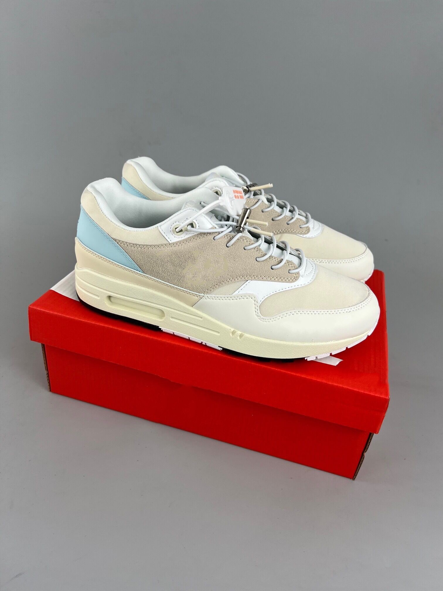 top quality Casual Shoes The Running Outfit Lifestyles Designer Trainer 1 87 Premium Hangul Day Summit White Sail Coconut Milk Men Women Original Boxes Ship Out
top quality Casual Shoes The Running Outfit Lifestyles Designer Trainer 1 87 Premium Hangul Day Summit White Sail Coconut Milk Men Women Original Boxes Ship Out