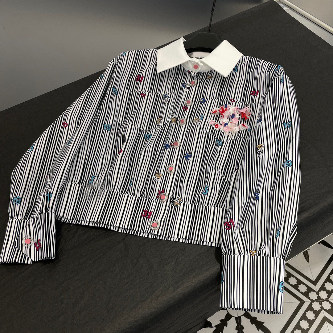 Fashion Sweet Flower Shirt Women Runway Lapel Buttons Long Sleeve Short Design Loose Stripe T-shirt Tops 2023, Customize
Fashion Sweet Flower Shirt Women Runway Lapel Buttons Long Sleeve Short Design Loose Stripe T-shirt Tops 2023, Customize