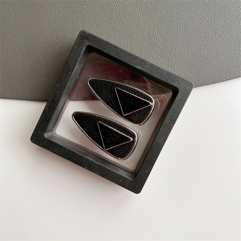 Party Letters Women Hair Clips Leather Designer Barrettes Charm Girl Luxury Hair Jewelry Fashion Accessories Hairpin
Party Letters Women Hair Clips Leather Designer Barrettes Charm Girl Luxury Hair Jewelry Fashion Accessories Hairpin