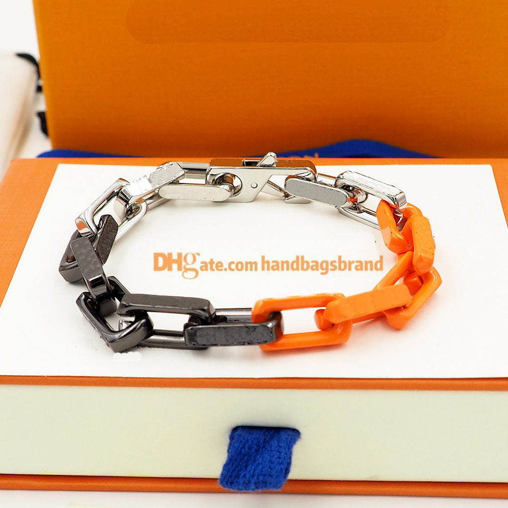 Luxury Bamboo knot Bracelets Fashion brand designer chain couple Bracelet Charm Jewelry Bracelet simple leisure suitable social gatherings with box
Luxury Bamboo knot Bracelets Fashion brand designer chain couple Bracelet Charm Jewelry Bracelet simple leisure suitable social gatherings with box