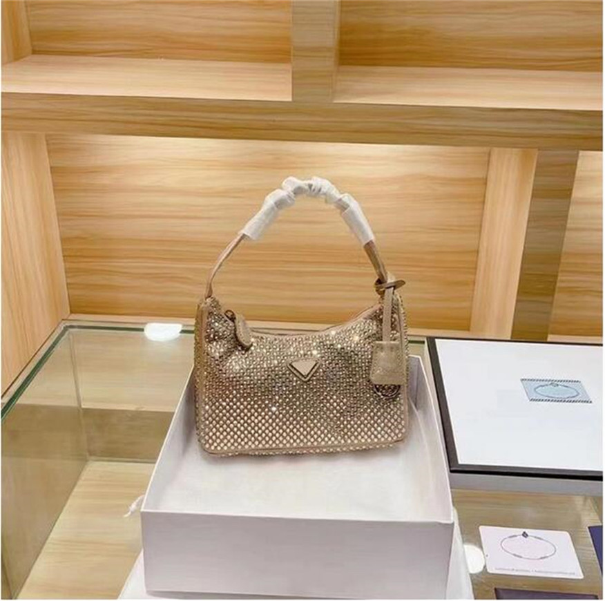 qw2022 Diamond Women Shoulder Bag 2022 New Crystal Handbags Summer Fashion Underarm Purses Luxury Totes Bling Nylon Quality Classic Shiny Handbag Zipper
qw2022 Diamond Women Shoulder Bag 2022 New Crystal Handbags Summer Fashion Underarm Purses Luxury Totes Bling Nylon Quality Classic Shiny Handbag Zipper