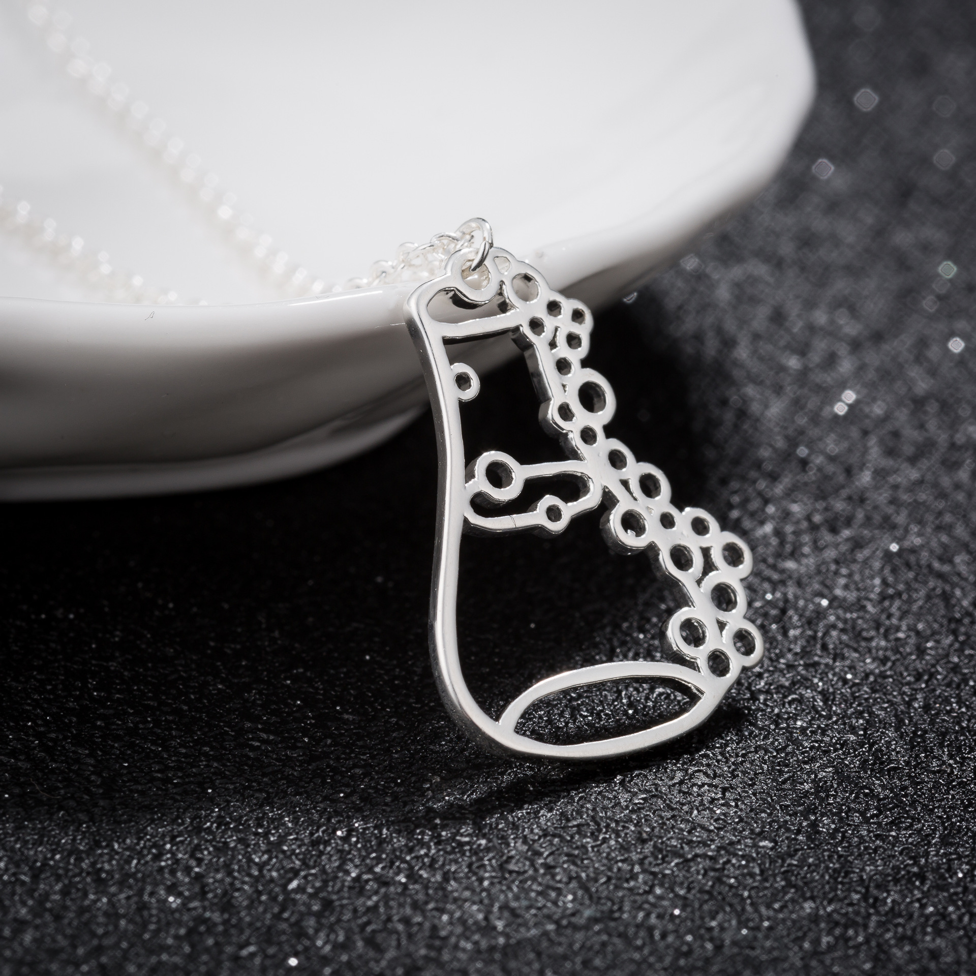 10PCS Erlenmeyer Flask Bottle Necklace Chemistry Laboratory Conical Chemical Molecule Measuring Potion Cup Choker Graduation Wish Lucky Gift