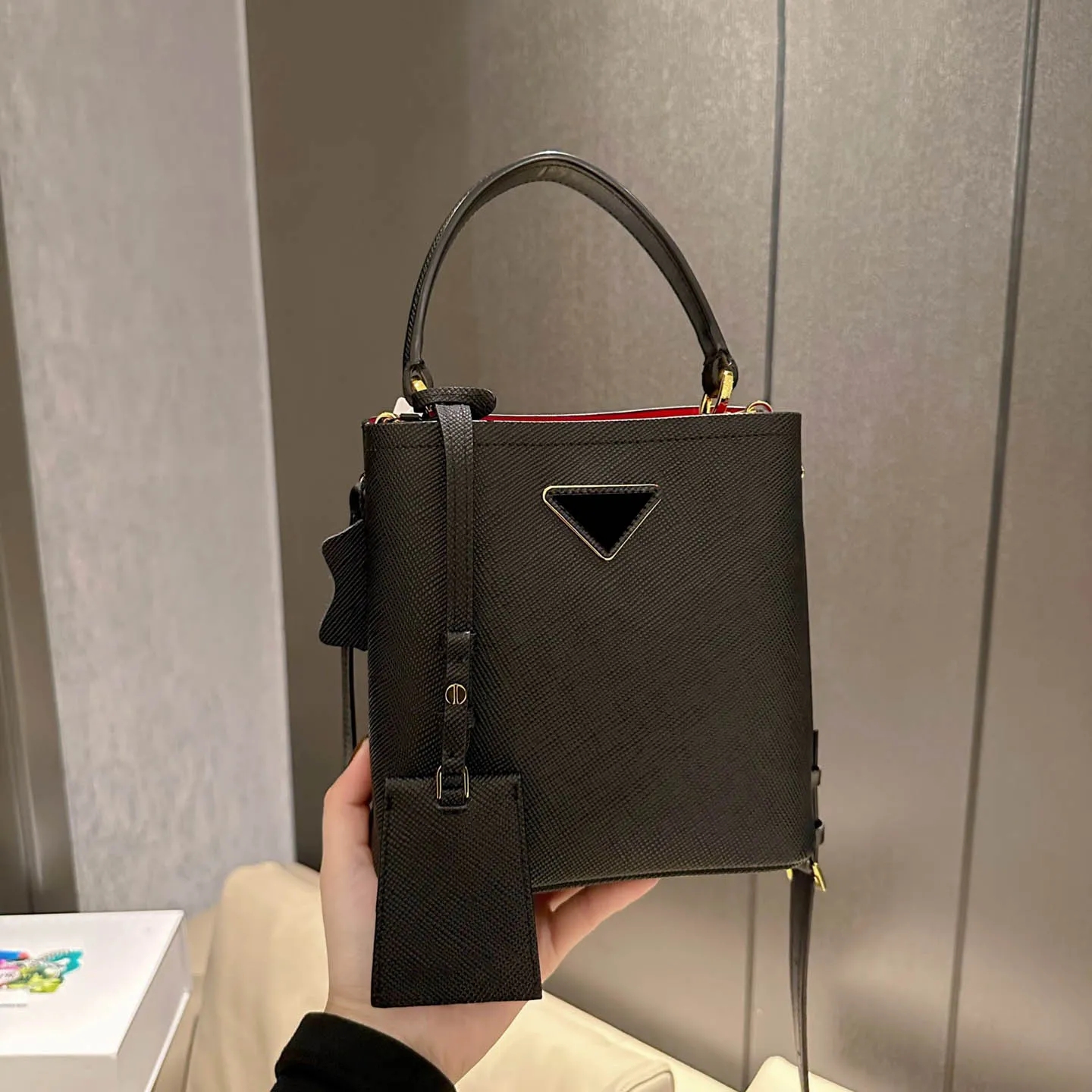 bags totes handbag designer bag women classic imitation brand multicolor stitching leather shoulder bucket bag chain commuting dinner party wallet, 1#
bags totes handbag designer bag women classic imitation brand multicolor stitching leather shoulder bucket bag chain commuting dinner party wallet, 1#