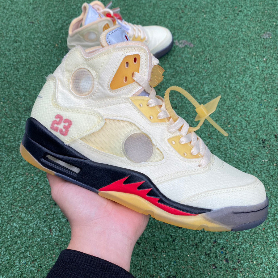 O W x 5s Sail Basketball Shoes Men designer Shoes Jumpman 5 Sail Fire Red Muslin Black Sports Sneakers Ship With box US7-13
O W x 5s Sail Basketball Shoes Men designer Shoes Jumpman 5 Sail Fire Red Muslin Black Sports Sneakers Ship With box US7-13