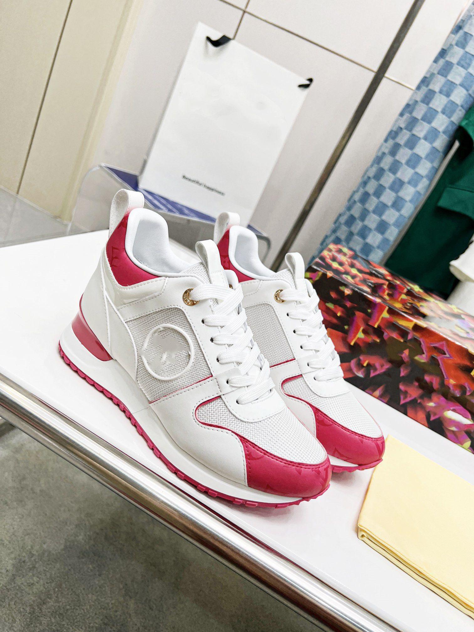 RIVOLI Lvity shoes RUN AWAY Shoes suede calf leather Rubber outsole Luxurys Designers sneakers Runner casua dZfD
RIVOLI Lvity shoes RUN AWAY Shoes suede calf leather Rubber outsole Luxurys Designers sneakers Runner casua dZfD