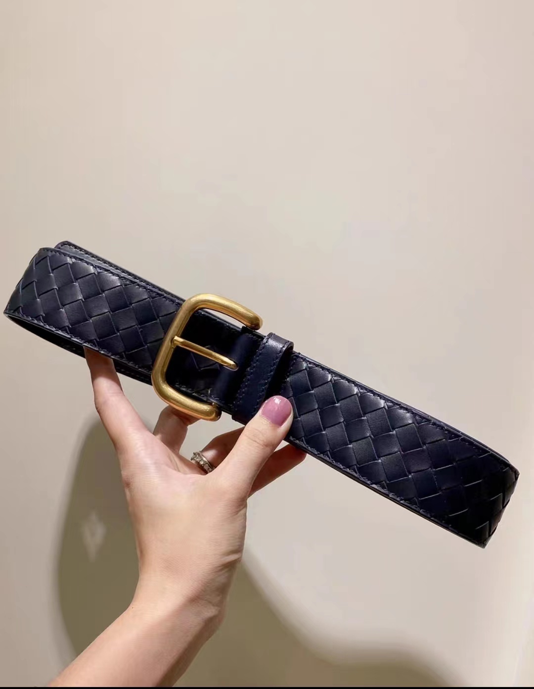 Top men's belts luxury designers woven leather belt for mens and womens fashion business casual belts B059, Customize
Top men's belts luxury designers woven leather belt for mens and womens fashion business casual belts B059, Customize