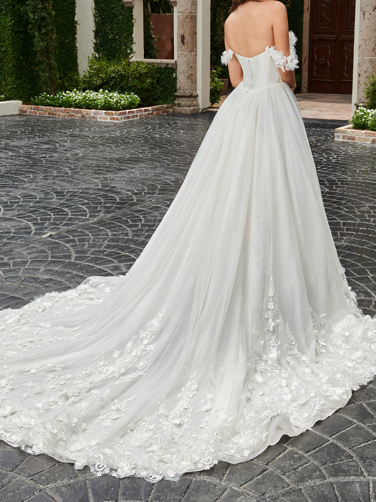 Gorgeous Court Train Wedding Dress Strapless High Waist Buttons Back Layers Tulle with Floral Embroidery Applique Bridal Gowns