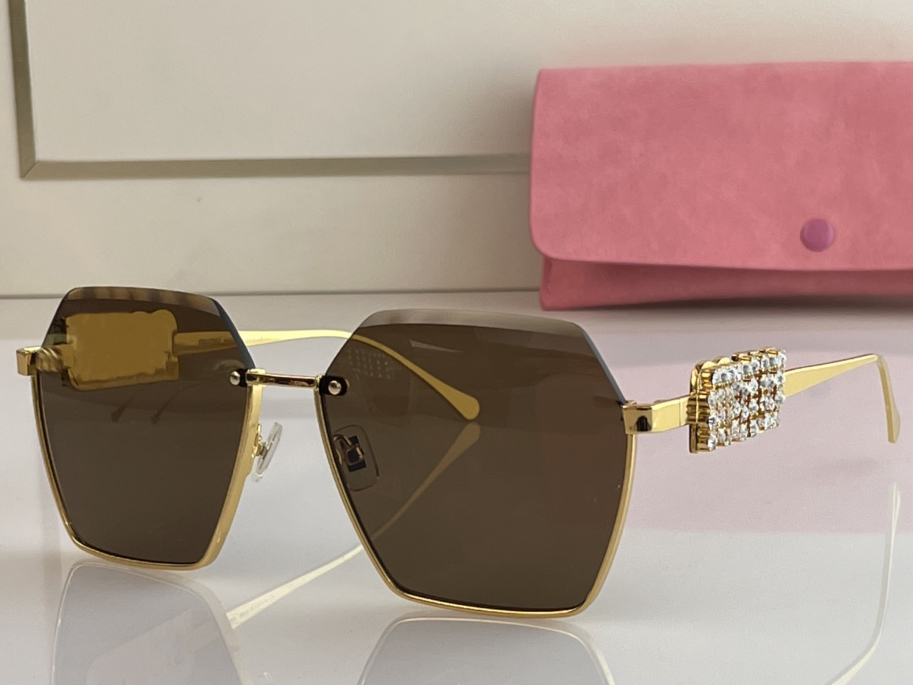 Ladies Sunglasses For Women Summer 883 Style Anti-Ultraviolet Retro Plate Half Frame Fashion Eyeglasses Random Box 883TS
Ladies Sunglasses For Women Summer 883 Style Anti-Ultraviolet Retro Plate Half Frame Fashion Eyeglasses Random Box 883TS