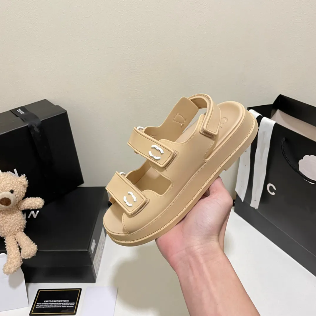 2023 Summer Luxury designer Women's Shoes Flat Sandals channel Thick-soled Casual Open Toe Fashion Women Shoe Beach Sandals Comfort Paris, C3 high quality 105
2023 Summer Luxury designer Women's Shoes Flat Sandals channel Thick-soled Casual Open Toe Fashion Women Shoe Beach Sandals Comfort Paris, C3 high quality 105
