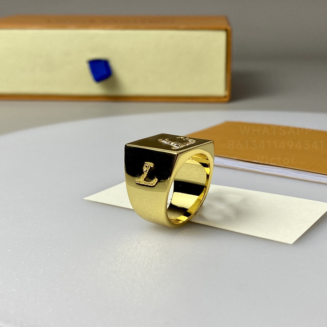 LW ring for man Gold plated 18K Squared woman designer T0P quality official reproductions highest counter quality fashion anniversary gift with box 004 
LW ring for man Gold plated 18K Squared woman designer T0P quality official reproductions highest counter quality fashion anniversary gift with box 004