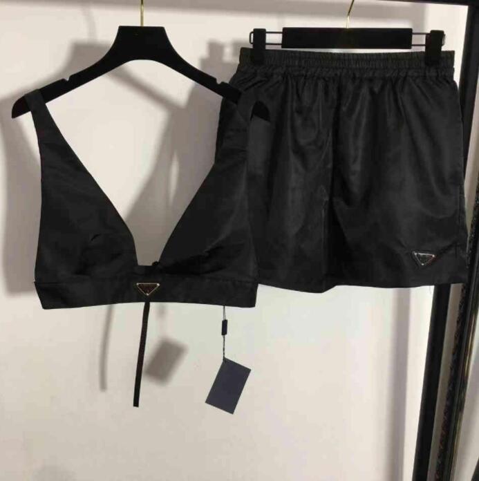 2023 new Women' Two Piece Pants Set With Triangle Metal V Neck Vest Mini Short Set Streetwear Fashion Crop Top 22ss New Tracksuit, Blue
2023 new Women' Two Piece Pants Set With Triangle Metal V Neck Vest Mini Short Set Streetwear Fashion Crop Top 22ss New Tracksuit, Blue