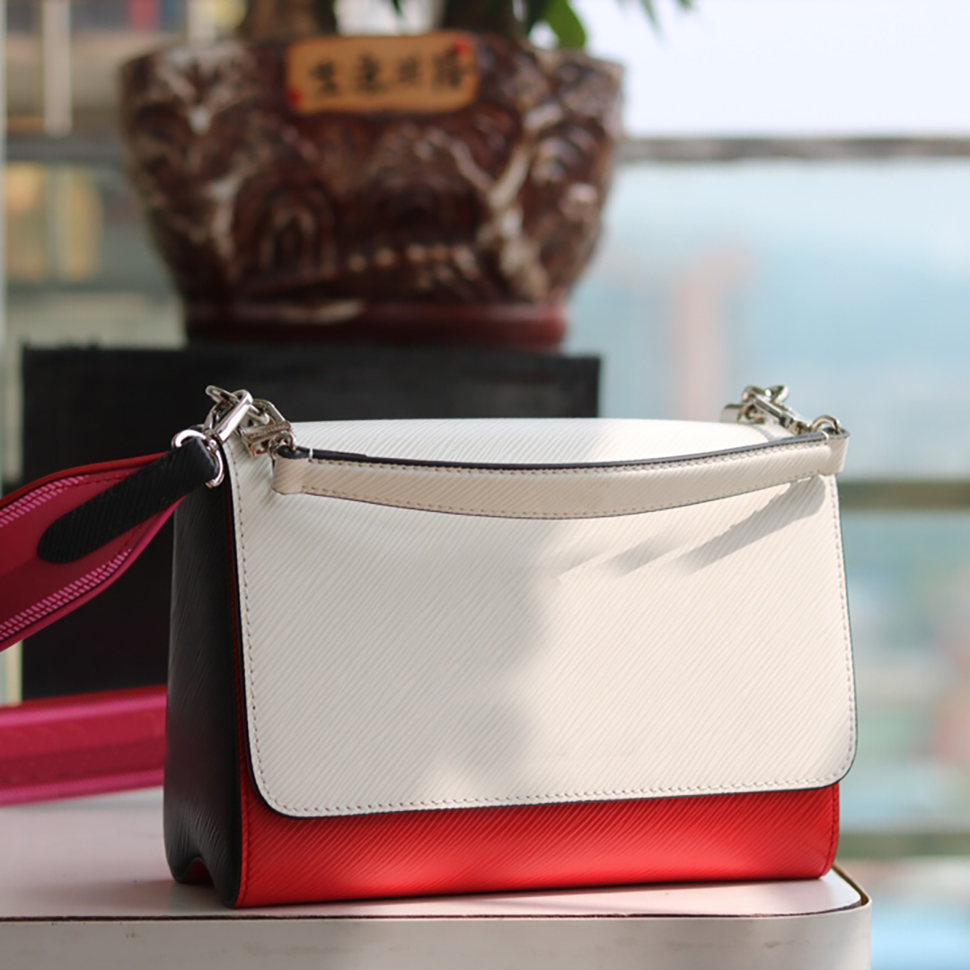 7A Designer Bags Two-tone Genuine Leather Lady Single Shoulder Flap Nylon Printed Shoulder Strap, Black
7A Designer Bags Two-tone Genuine Leather Lady Single Shoulder Flap Nylon Printed Shoulder Strap, Black