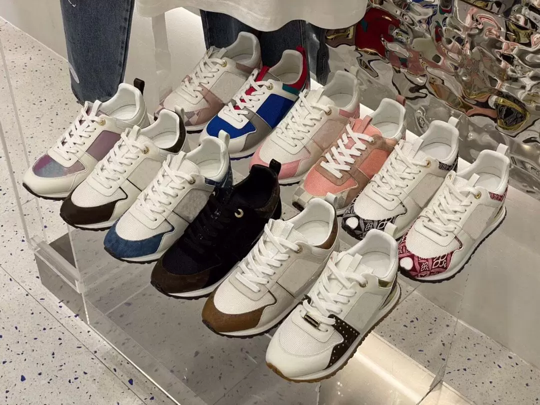 Designer Lvity Shoes RUN AWAY Men Women Calf Leather Sneakers Mesh Mixed Color Trainer Retro Splicing Styli hSEk, Color 4
Designer Lvity Shoes RUN AWAY Men Women Calf Leather Sneakers Mesh Mixed Color Trainer Retro Splicing Styli hSEk, Color 4