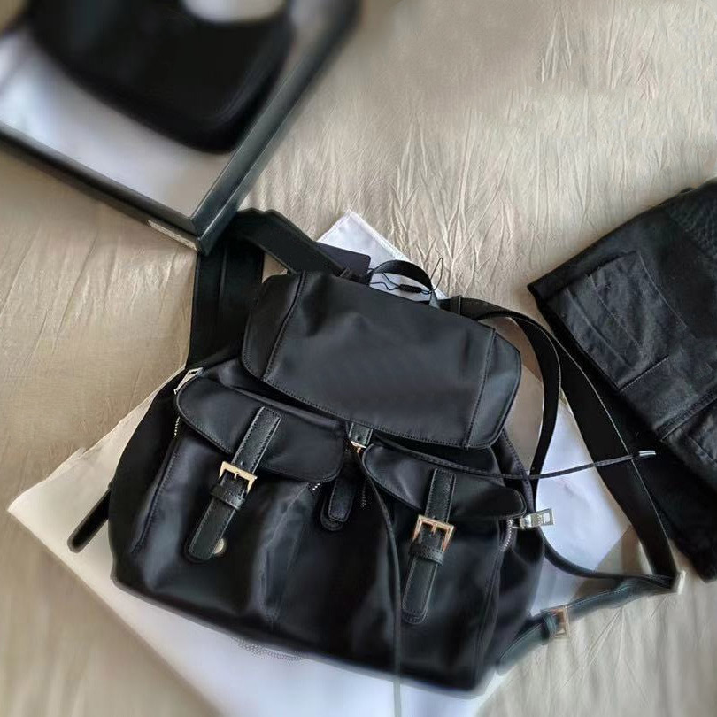 2023unisex dseigners black string backpacks women shoulder bags medium size mens luxury school bags fashion with
2023unisex dseigners black string backpacks women shoulder bags medium size mens luxury school bags fashion with