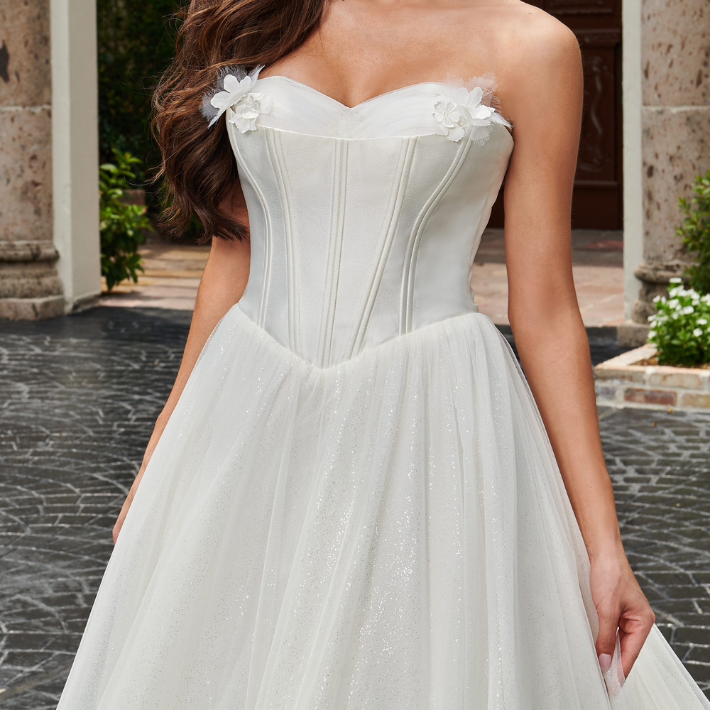 Gorgeous Court Train Wedding Dress Strapless High Waist Buttons Back Layers Tulle with Floral Embroidery Applique Bridal Gowns