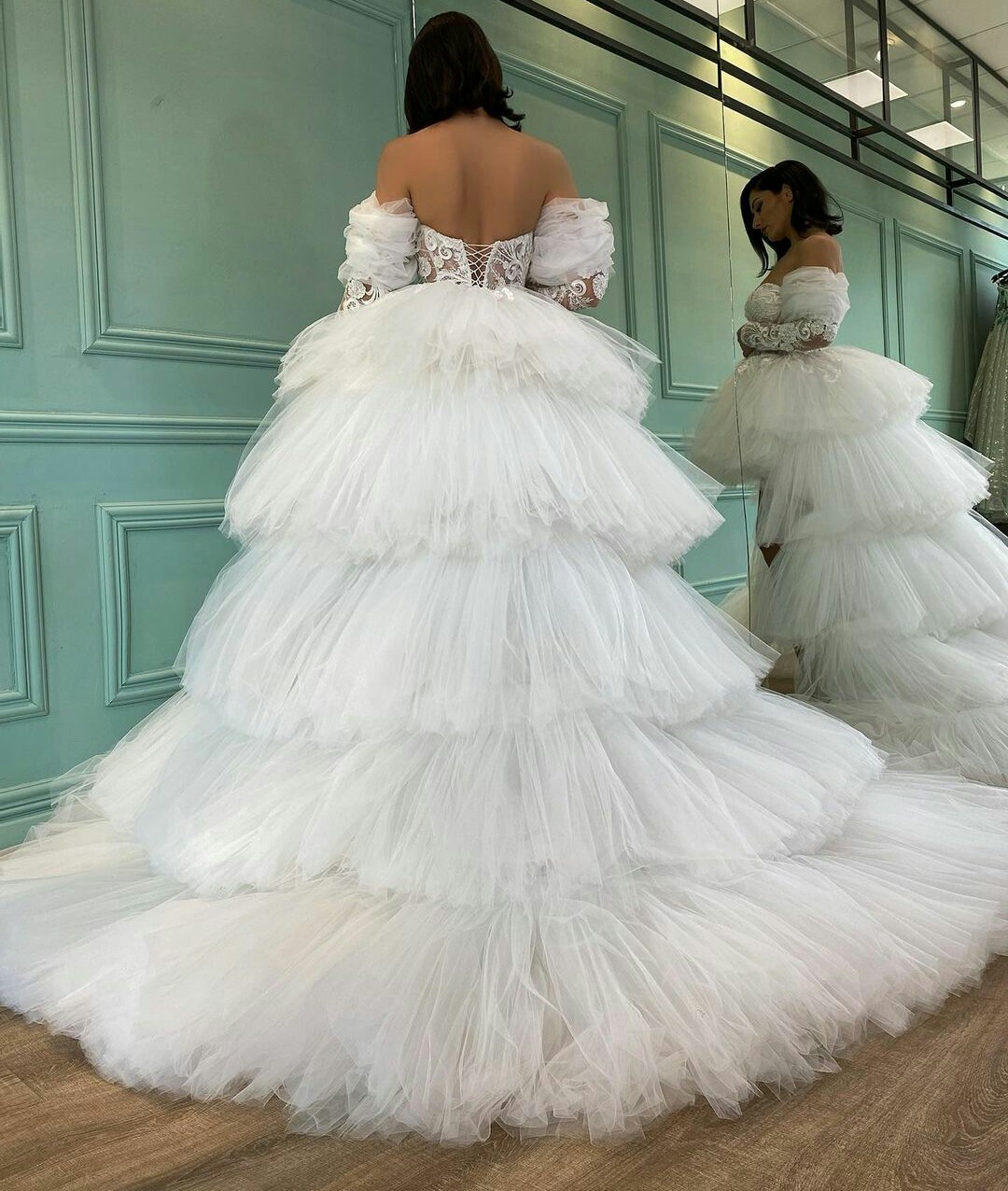 Puffy Tiered High Low Wedding Dress Off Shoulder Long Sleeves Lace Appliqued Ivory Tulle Bridal Gowns 2 In 1 Detachable Train Short Bride Dresses