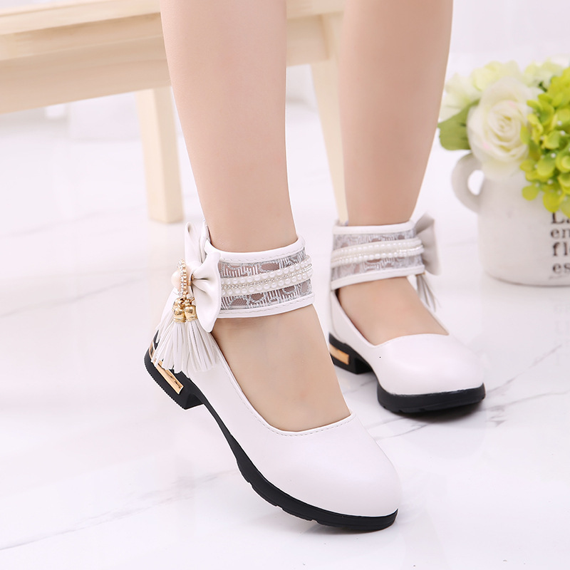 First Walkers Fashion Tassel Bow Childrens Leather Shoes Girls Flower For Princess Wedding Big Kid Dance 3 4 5 6 7 8 9 10 11 12 Year Old 230211