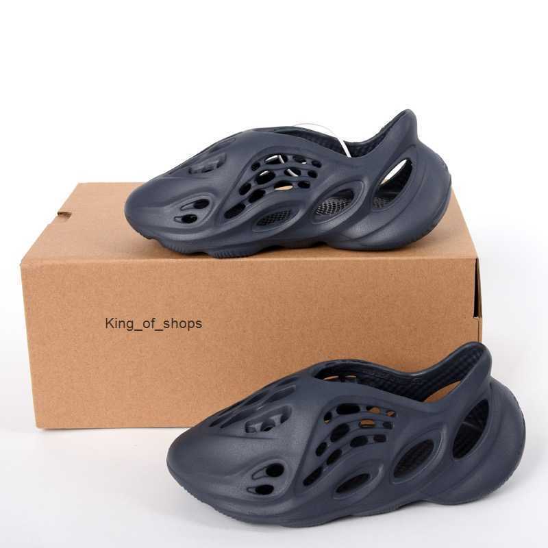 Slides Sandals Designer Yeesys Slippers Kany Kids Shoes Boys Girls Foam Runner Triple Black White Orange Red Slipper for Summer Wan 4zip yeezies yezzys
Slides Sandals Designer Yeesys Slippers Kany Kids Shoes Boys Girls Foam Runner Triple Black White Orange Red Slipper for Summer Wan 4zip yeezies yezzys