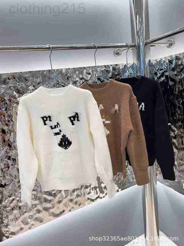 Women' Sweaters Designer 22 Autumn and Winter New Letter Jacquard Loose Fashion Pullover Sweater CNIH, White
Women' Sweaters Designer 22 Autumn and Winter New Letter Jacquard Loose Fashion Pullover Sweater CNIH, White