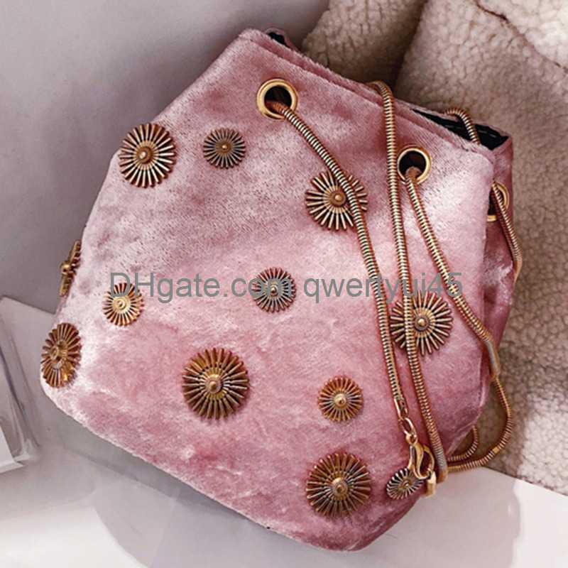 Totes New Women's Shoulder Bags Bucket Bag Elegant Velvet Handbag Tote Crossbody Bag With Golden Chain Shoulder Strap 021323H, Black