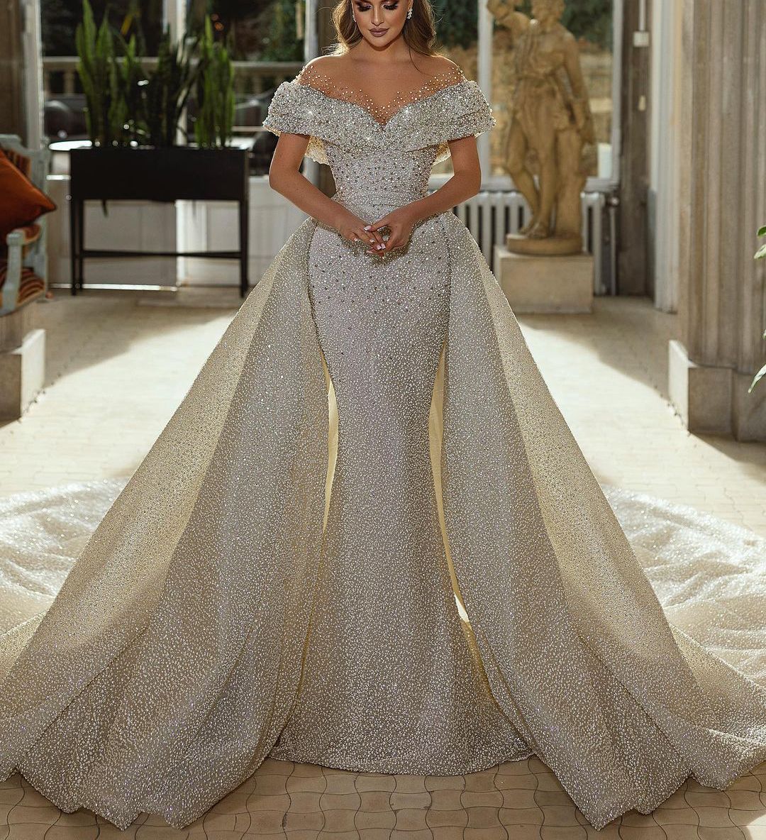 Sparkly Mermaid Wedding Dresses Sleeveless V Neck Beaded Pearls Sequins Appliques Detachable Train Bridal Gowns Plus Size Vestido de novia Custom