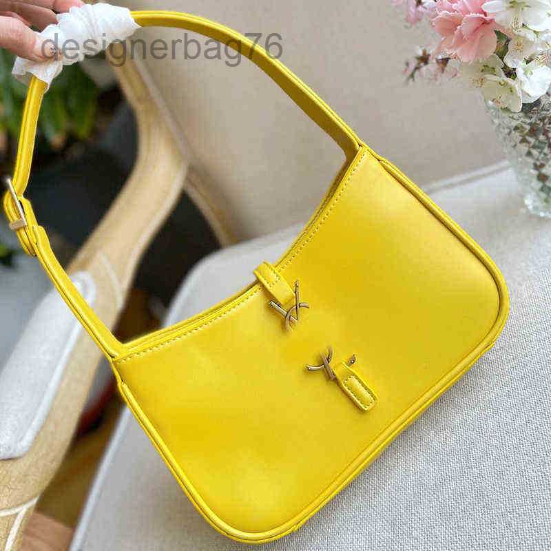 Designer Hands Fashion outlet Brand Handbag Chain Paris Tassel Shoulder Bag Siant Lourent Manhattan Niki Women's Trendy Leather Retro Versatile Lady 74AB, Black
Designer Hands Fashion outlet Brand Handbag Chain Paris Tassel Shoulder Bag Siant Lourent Manhattan Niki Women's Trendy Leather Retro Versatile Lady 74AB, Black