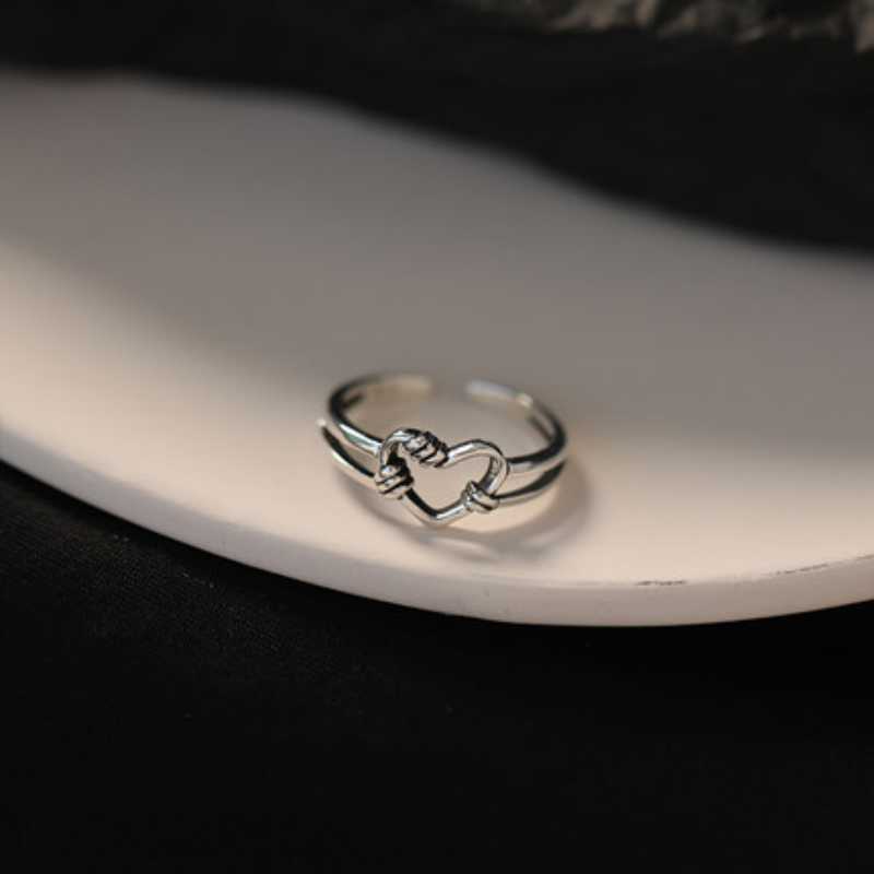 Band Rings 2021 Punk Ancient Hollow Heart Ring Chain Thorns Entanglement Rings Love Women Girls Wedding Hip-hop Jewelry Party Gift G230213