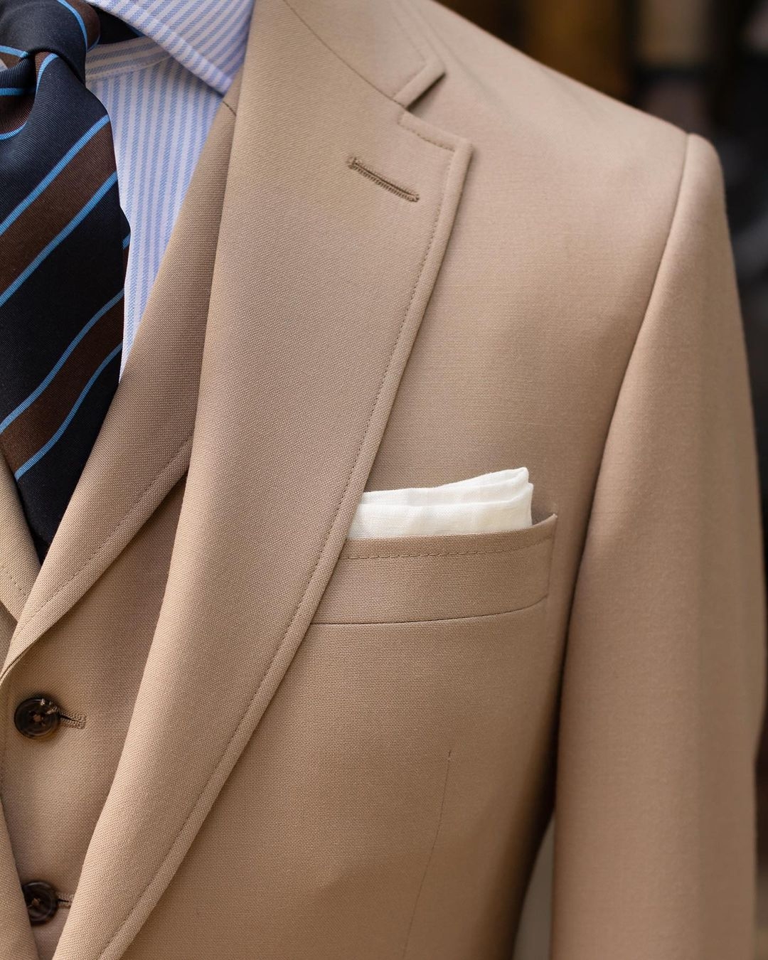 Three Pieces Wedding Tuxedos Men Suits Elegant Velvet Stripe Formal Suit Jacket Two-Button Handsome Customized Pockets Work Multi-scenario Coat Pants 