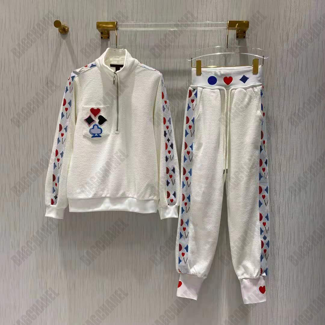 Women' tracksuits designer track suits spring fashion embroidery classic flowers mens sports top zipper pullover jacket pants, White
Women' tracksuits designer track suits spring fashion embroidery classic flowers mens sports top zipper pullover jacket pants, White