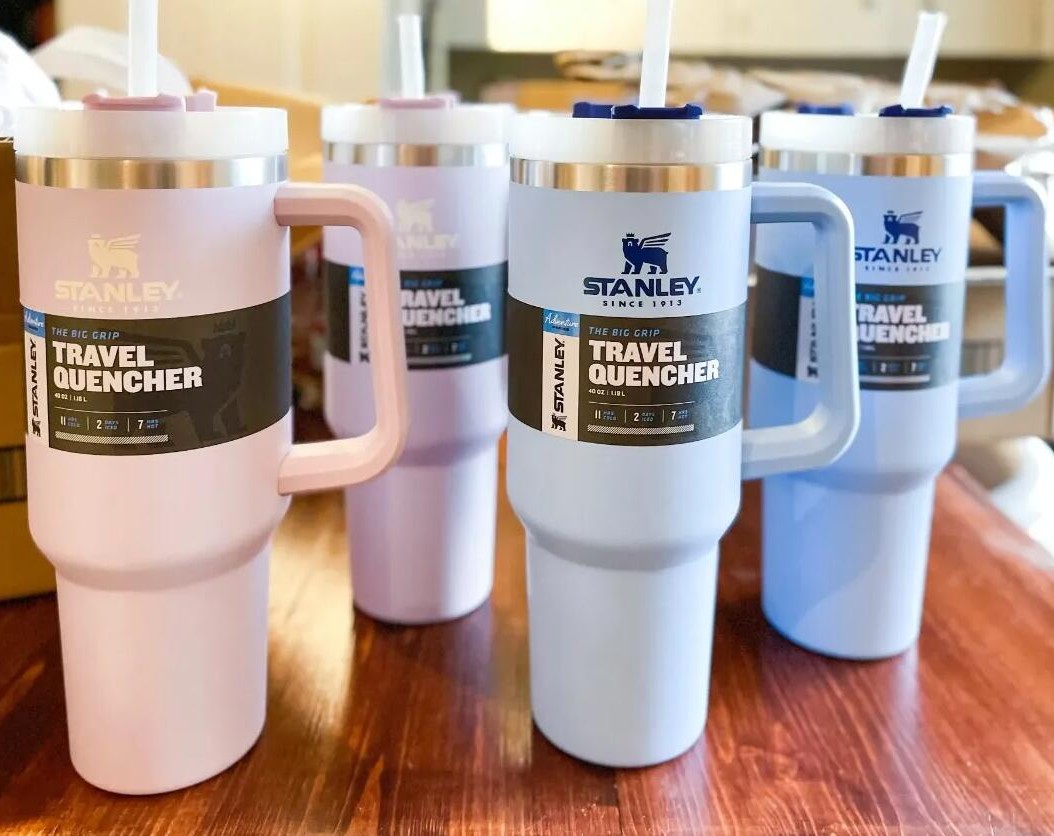 40oz Stanley Tumblers With Handle Car Mugs Insulated Cups With Lids and Straws Stainless Steel Coffee Tumbler Termos Cups with Logo In 16 colors 0419, White
40oz Stanley Tumblers With Handle Car Mugs Insulated Cups With Lids and Straws Stainless Steel Coffee Tumbler Termos Cups with Logo In 16 colors 0419, White