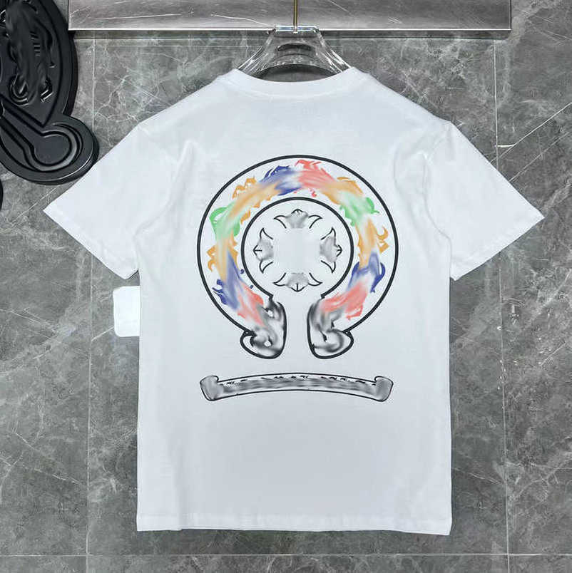 Men' Classic Luxury Brand t Shirt Tops Tees Men Women Sanskrit Letter Short Sleeve Horseshoe Couple T-shirts Designer Polos Tshirts Cross Unisex Tee Shirts 0lbm
Men' Classic Luxury Brand t Shirt Tops Tees Men Women Sanskrit Letter Short Sleeve Horseshoe Couple T-shirts Designer Polos Tshirts Cross Unisex Tee Shirts 0lbm