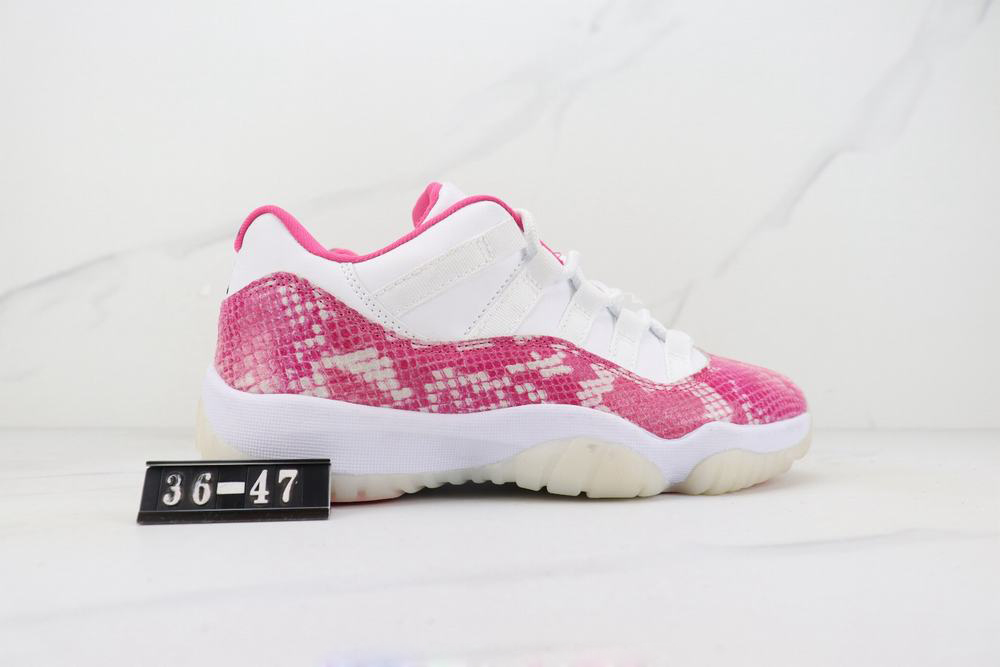 Box With 11 Low Pink Snakeskin Basketball Shoes Men Women White Watermelon Black 11s Sneaker
Box With 11 Low Pink Snakeskin Basketball Shoes Men Women White Watermelon Black 11s Sneaker