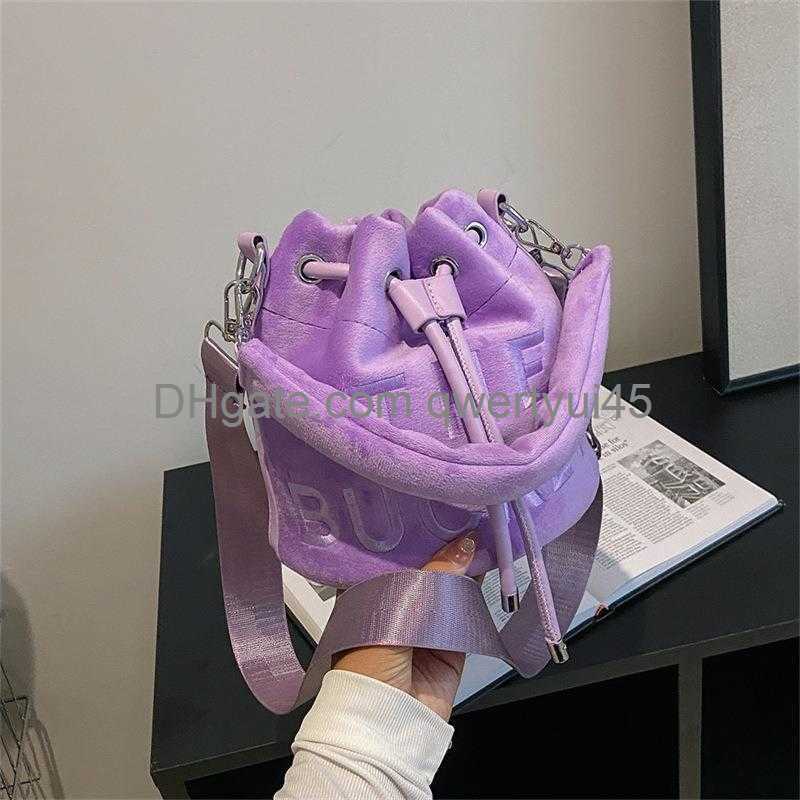Totes Faux Fur Bucket Bag for Luxury Designer Women Handbags Soft Plush LadiesShoulder Crossbody Bags Winter Female Letter Tote Purses 021323H, Gray
Totes Faux Fur Bucket Bag for Luxury Designer Women Handbags Soft Plush LadiesShoulder Crossbody Bags Winter Female Letter Tote Purses 021323H, Gray