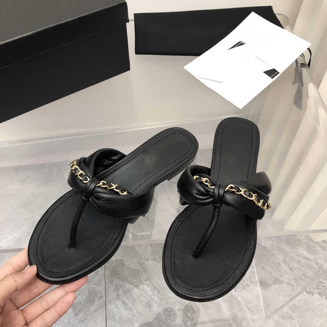 With Box High Quality Stylish Women Sandals Slippers Lambskin Metal White Casual Sandal Summer Designer Luxury Fashion Ladies Beach Flat SJ, Black
With Box High Quality Stylish Women Sandals Slippers Lambskin Metal White Casual Sandal Summer Designer Luxury Fashion Ladies Beach Flat SJ, Black