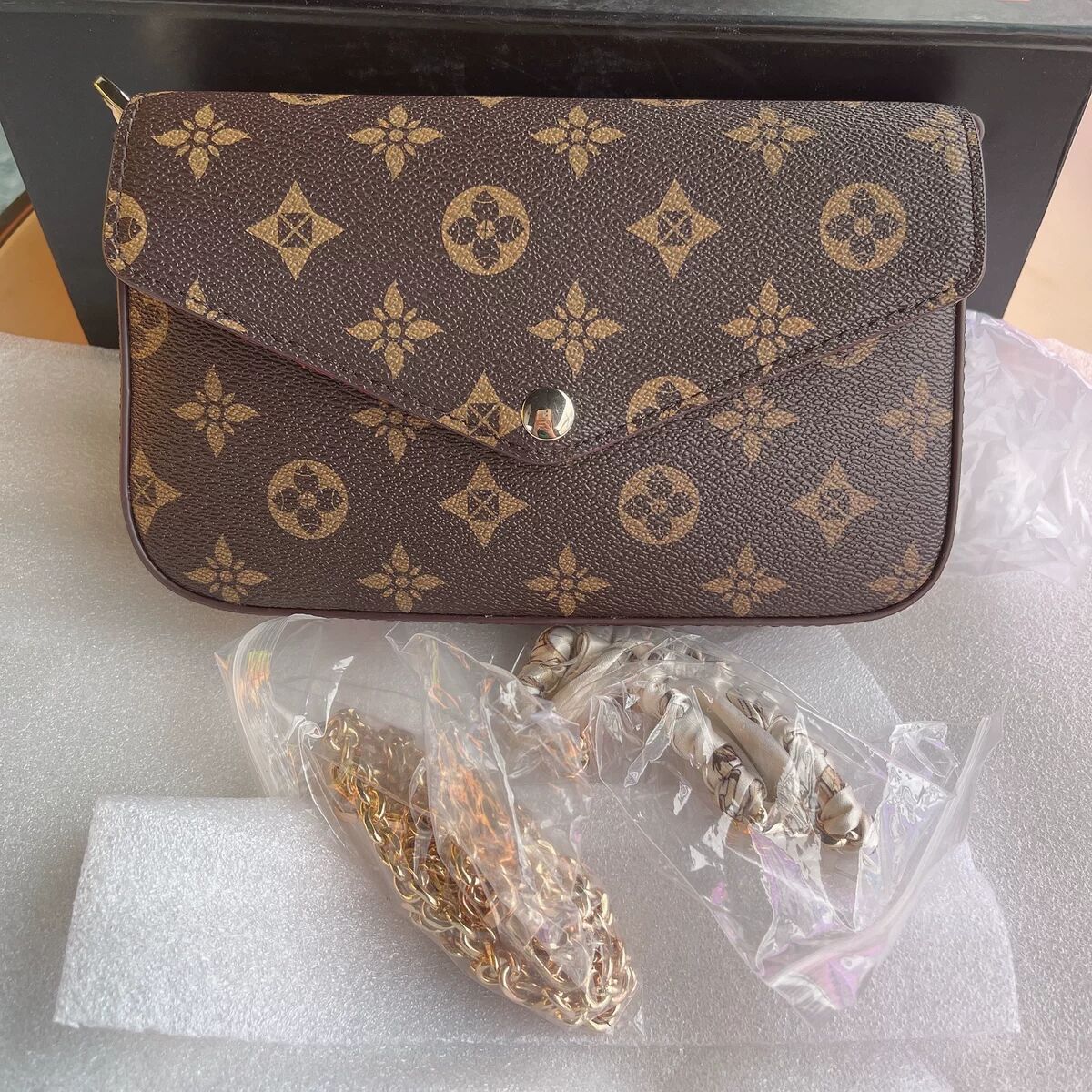 3 pieces/set of favorite multi-pocket accessories ladies wallet messenger bag flower designer ladies leather box, Freight difference link
3 pieces/set of favorite multi-pocket accessories ladies wallet messenger bag flower designer ladies leather box, Freight difference link