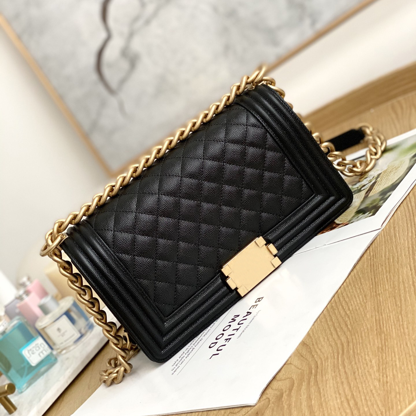 9A Designer Bags Caviar Cowhide Gold Sliver Logo and Chains Lady Flap Purse Mirror Quality, Black
9A Designer Bags Caviar Cowhide Gold Sliver Logo and Chains Lady Flap Purse Mirror Quality, Black